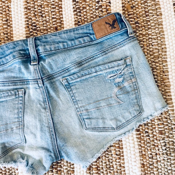 American Eagle  low rise shortie blue jean denim shorts distressed boho beachy - Picture 6 of 6